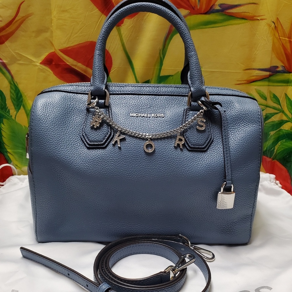 Michael Kors Kirby w/purse chain